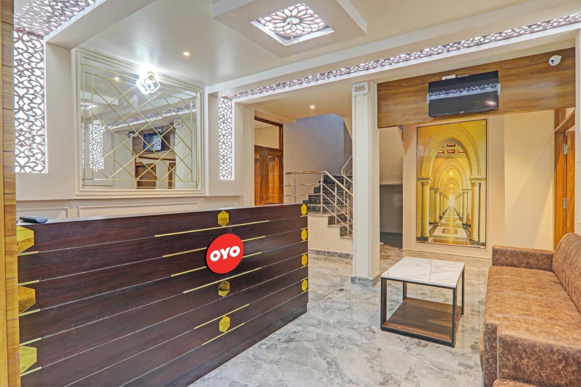 Hotel O Royal Regency Palace 戈勒克布尔 外观 照片